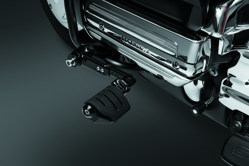 Kuryakyn Ergo III Adjustable Mount With Trident Dually ISO Pegs Gloss Black Kuryakyn Ergo III Adjustable Mount With Trident Dually ISO Pegs Gloss Black