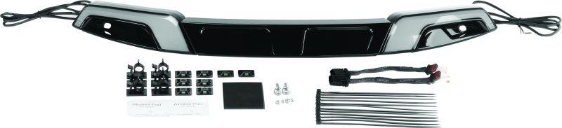 Kuryakyn Tracer Windshield Trim 14-Up FLH Models Black Kuryakyn Tracer Windshield Trim 14-Up FLH Models Black