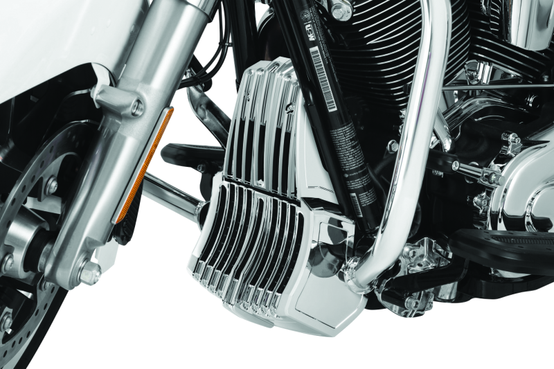 Kuryakyn Oil Cooler Cover Milwaukee-8 Chrome Kuryakyn Oil Cooler Cover Milwaukee-8 Chrome
