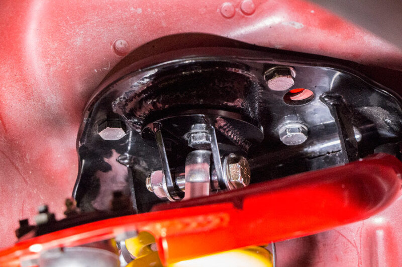 UMI Performance 93-02 Chevrolet Camaro Double Adj. Front Coilover Kit (Spring Rate 300lb) UMI Performance 93-02 Chevrolet Camaro Double Adj. Front Coilover Kit (Spring Rate 300lb)