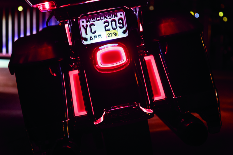 Kuryakyn Tracer LED Taillight Red Lens With License Light Kuryakyn Tracer LED Taillight Red Lens With License Light