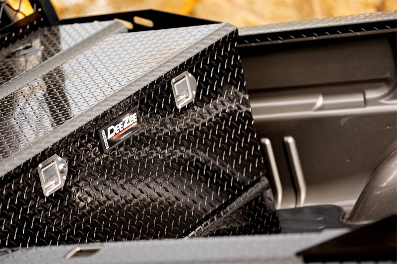 Deezee Universal Tanks - Combo Black Tread Aluminum (111 Gal) Deezee Universal Tanks - Combo Black Tread Aluminum (111 Gal)