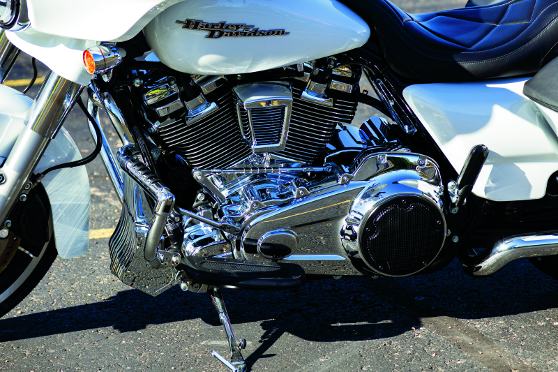 Kuryakyn Precision Transmission Top Cover 17-Up Touring Models Chrome Kuryakyn Precision Transmission Top Cover 17-Up Touring Models Chrome