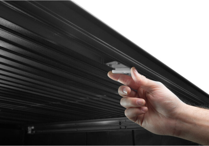 Retrax 22-24 Chevy/GMC Silverado/Sierra 1500 5ft 8in Bed Retractable EQ Bed Cover Retrax 22-24 Chevy/GMC Silverado/Sierra 1500 5ft 8in Bed Retractable EQ Bed Cover