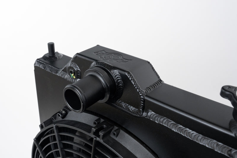 CSF 96-07 Mitsubishi Evo 4/5/6/7/8/9 Full-Slim Radiator w/12in Fan & Shroud/-16AN - Black CSF 96-07 Mitsubishi Evo 4/5/6/7/8/9 Full-Slim Radiator w/12in Fan & Shroud/-16AN - Black