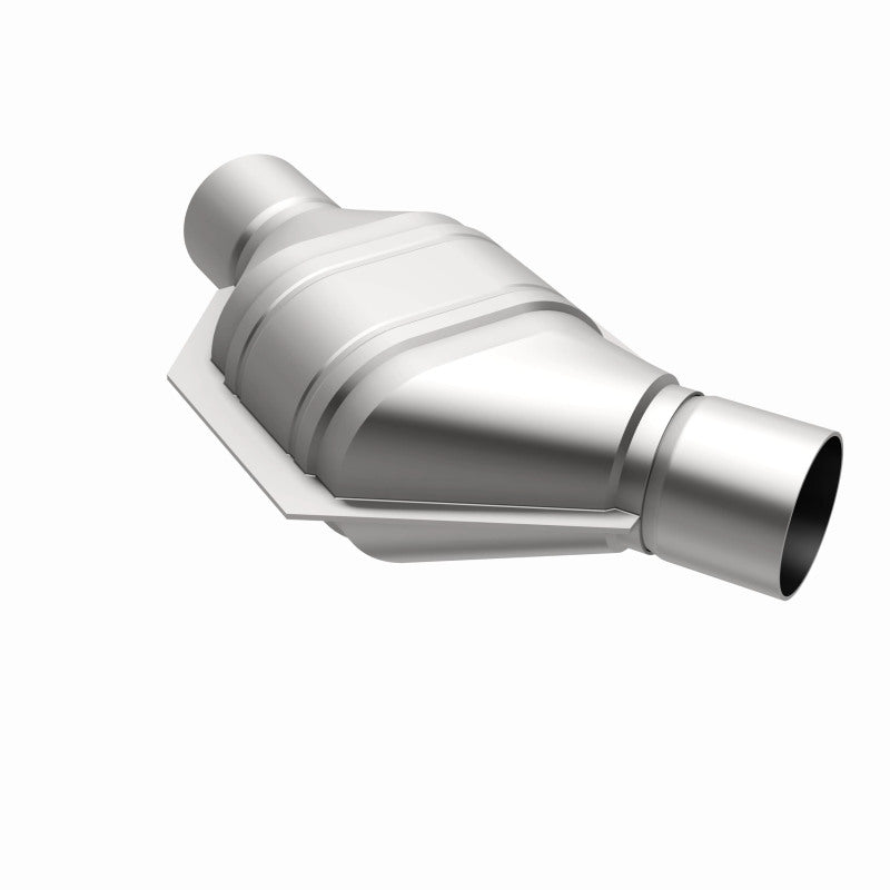 MagnaFlow Conv Univ 2.25in Inlet/Outlet Angled Offset/Center Calif OBDII MagnaFlow Conv Univ 2.25in Inlet/Outlet Angled Offset/Center Calif OBDII
