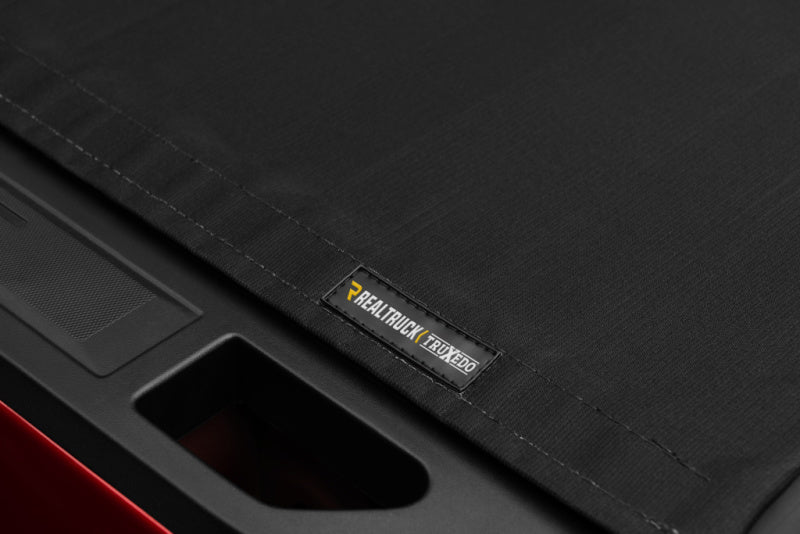 Truxedo 20-21 GMC Sierra & Chevrolet Silverado 1500 (New Body) w/CarbonPro 5ft 9in Sentry CT Cover Truxedo 20-21 GMC Sierra & Chevrolet Silverado 1500 (New Body) w/CarbonPro 5ft 9in Sentry CT Cover