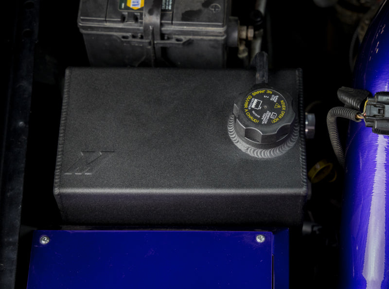 Mishimoto 01-07 Chevy/GMC 6.6L Duramax Degas Tank - Natural Mishimoto 01-07 Chevy/GMC 6.6L Duramax Degas Tank - Natural