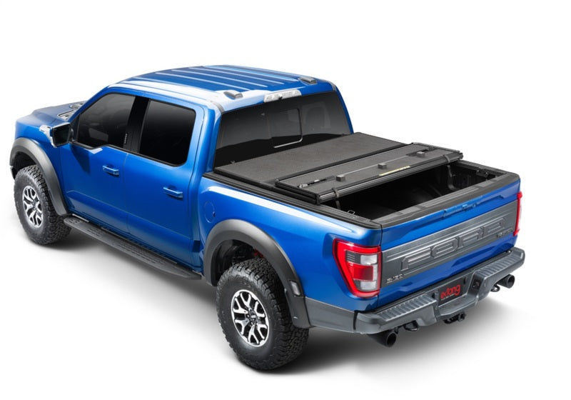 Extang 20-23 Jeep Gladiator w/o Rail Sys. Solid Fold ALX Extang 20-23 Jeep Gladiator w/o Rail Sys. Solid Fold ALX