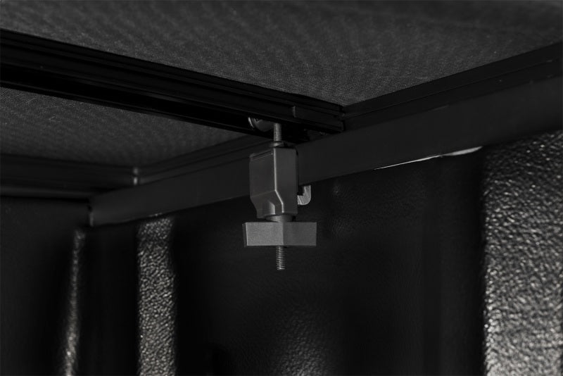 Extang 08-15 Nissan Titan (7ft) (w/Rail System) Trifecta 2.0 Extang 08-15 Nissan Titan (7ft) (w/Rail System) Trifecta 2.0