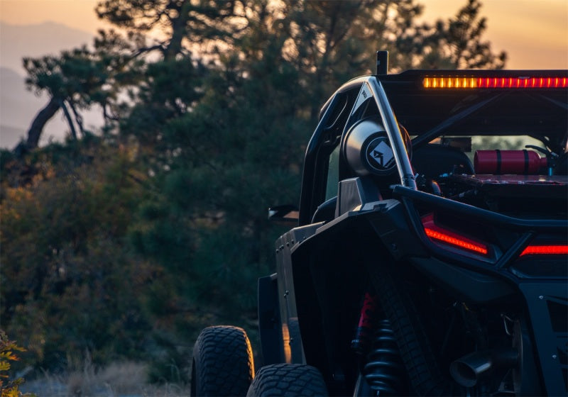 Rigid Industries 28in Chase Light Bar Universal - Rear Facing 27 Mode 5 Color LED Light Bar Rigid Industries 28in Chase Light Bar Universal - Rear Facing 27 Mode 5 Color LED Light Bar