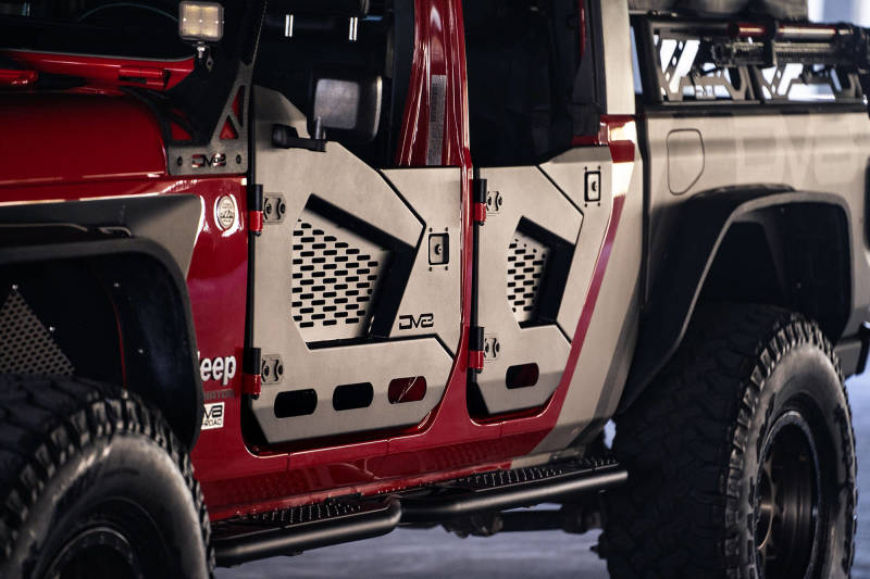 DV8 Offroad 18-22 Jeep Wrangler JL/JT Spec Series Half Doors - Front Set DV8 Offroad 18-22 Jeep Wrangler JL/JT Spec Series Half Doors - Front Set