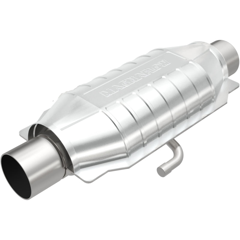 MagnaFlow Conv Univ 2.5in ID Inlet/Outlet Center/Center Oval Rear MagnaFlow Conv Univ 2.5in ID Inlet/Outlet Center/Center Oval Rear