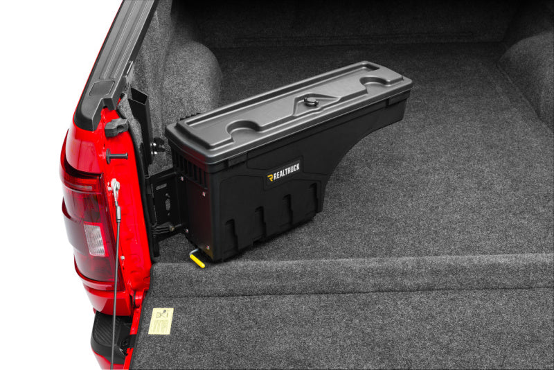 UnderCover 15-20 Ford F-150 Drivers Side SwingH1128-H1157 Case - Black Smooth UnderCover 15-20 Ford F-150 Drivers Side SwingH1128-H1157 Case - Black Smooth