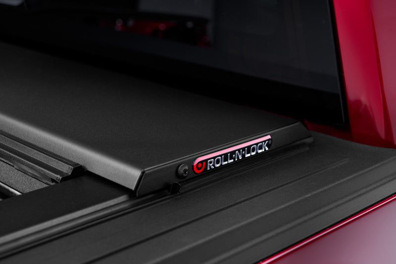 Roll-N-Lock 2019 Chevrolet Silverado 1500 SB 77-3/4in A-Series Retractable Tonneau Cover Roll-N-Lock 2019 Chevrolet Silverado 1500 SB 77-3/4in A-Series Retractable Tonneau Cover