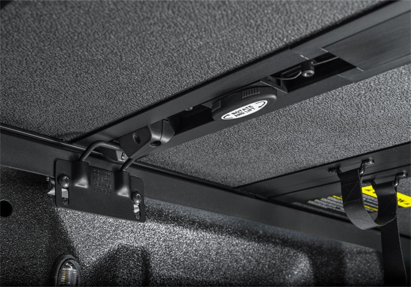 Extang 17-23 Nissan Titan w/Rail Sys. (5ft. 7in. Bed) Solid Fold ALX Extang 17-23 Nissan Titan w/Rail Sys. (5ft. 7in. Bed) Solid Fold ALX