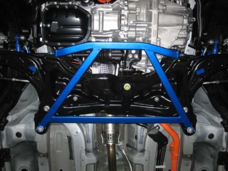 Cusco Lower Arm Bar Ver II 4 pts Toyota Prius C Aqua Cusco Lower Arm Bar Ver II 4 pts Toyota Prius C Aqua