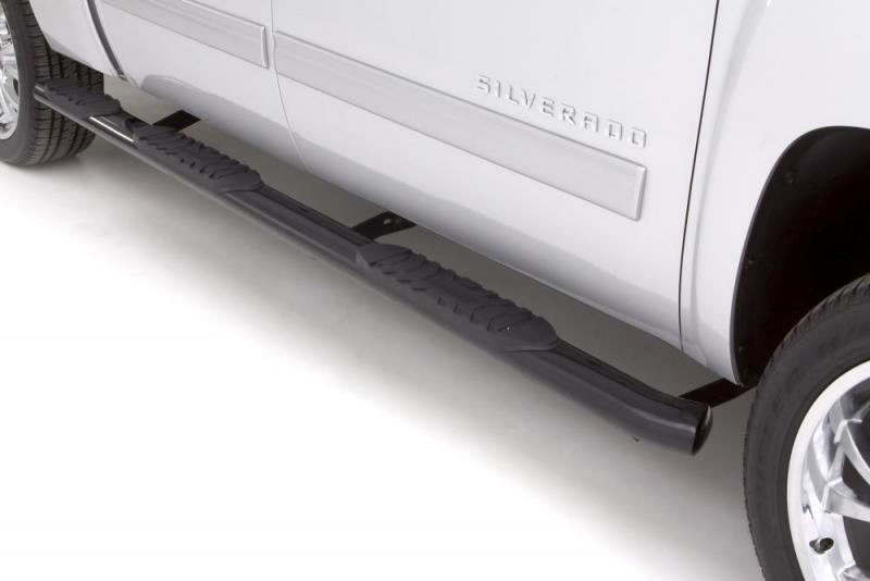 Lund 07-17 Chevy Silverado 1500 Crew Cab (5.5ft. Bed) 5in. Oval WTW Steel Nerf Bars - Black Lund 07-17 Chevy Silverado 1500 Crew Cab (5.5ft. Bed) 5in. Oval WTW Steel Nerf Bars - Black