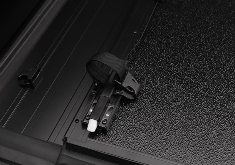 UnderCover 12-17 Isuzu Dmax 5ft Flex Bed Cover UnderCover 12-17 Isuzu Dmax 5ft Flex Bed Cover