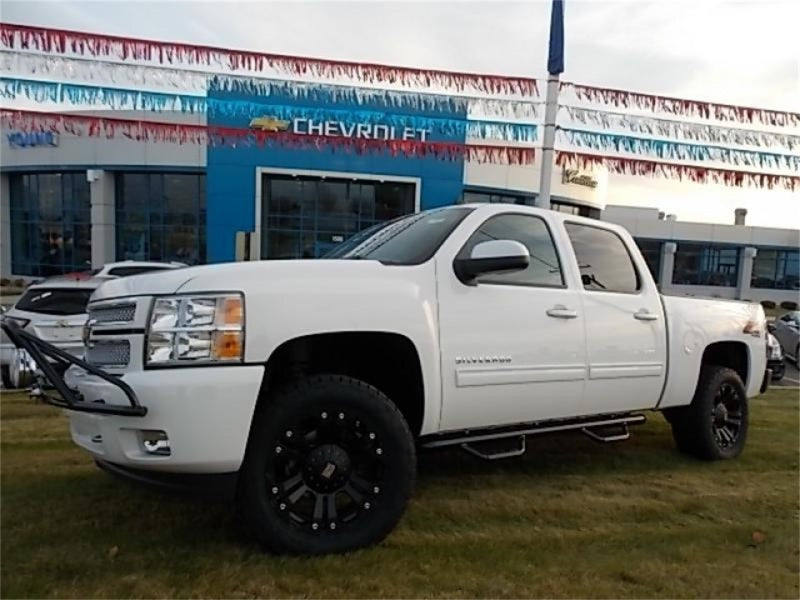 N-Fab Nerf Step 07-13 Chevy-GMC 2500/3500 07-10 1500 Crew Cab - Gloss Black - Cab Length - 3in N-Fab Nerf Step 07-13 Chevy-GMC 2500/3500 07-10 1500 Crew Cab - Gloss Black - Cab Length - 3in