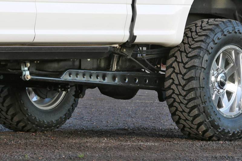 Fabtech 17-21 Ford F250/350 4WD Floating Rear Traction Bar System Fabtech 17-21 Ford F250/350 4WD Floating Rear Traction Bar System