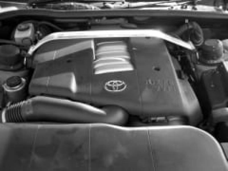 Cusco Strut Bar OS Front for Toyota Celsior (UCF20/21) Cusco Strut Bar OS Front for Toyota Celsior (UCF20/21)