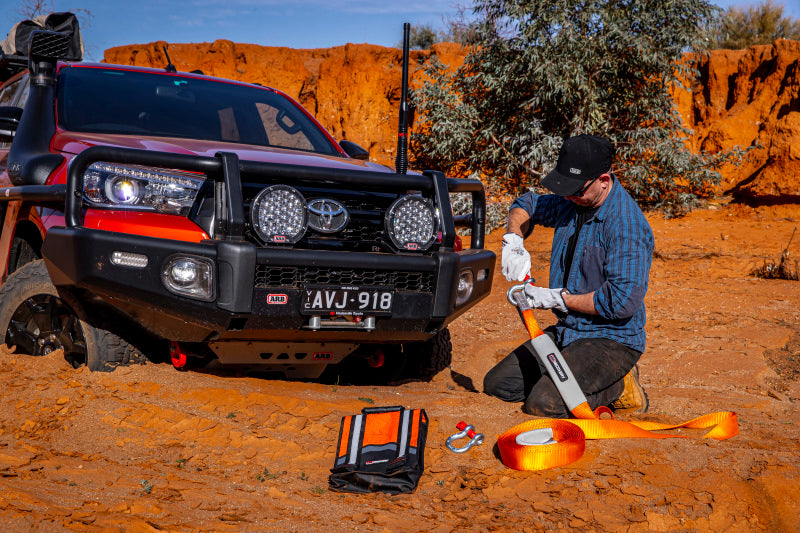 ARB Weekender Recovery Kit Incl 17600lb Recovery Strap/4.75T Shackles ARB Weekender Recovery Kit Incl 17600lb Recovery Strap/4.75T Shackles