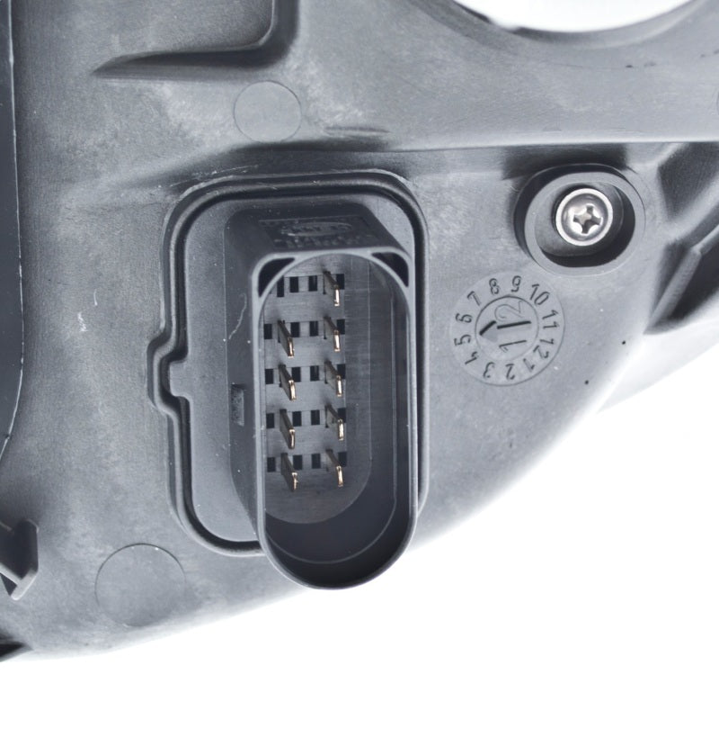 Hella HLMP 03-05 Dodge Sprinter RH Hella HLMP 03-05 Dodge Sprinter RH