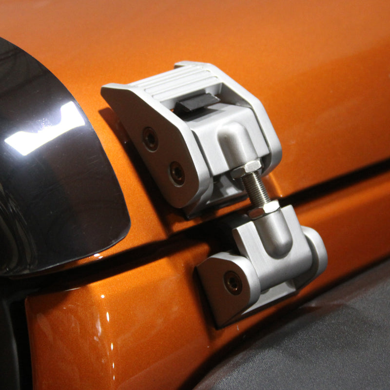Rugged Ridge 07-18 Jeep Wrangler JK Silver Hood Catch Kit Rugged Ridge 07-18 Jeep Wrangler JK Silver Hood Catch Kit