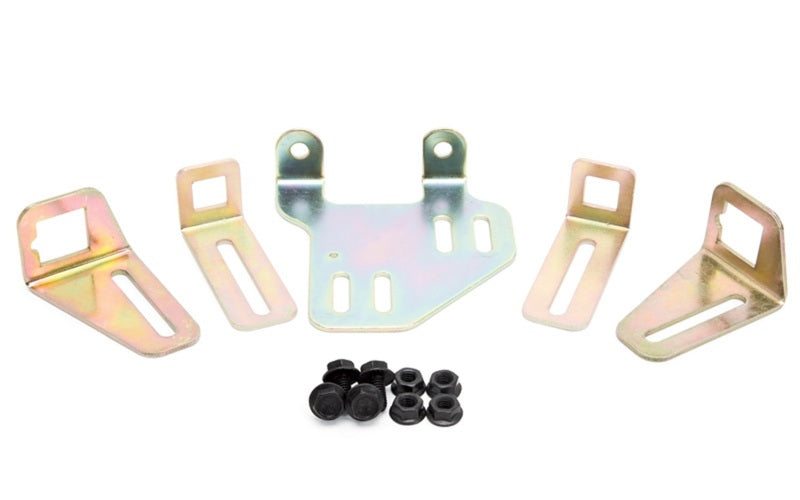 Edelbrock GM LS1 Throttle Bracket for Carbureted Applications W Throttle Cruise Control Edelbrock GM LS1 Throttle Bracket for Carbureted Applications W Throttle Cruise Control