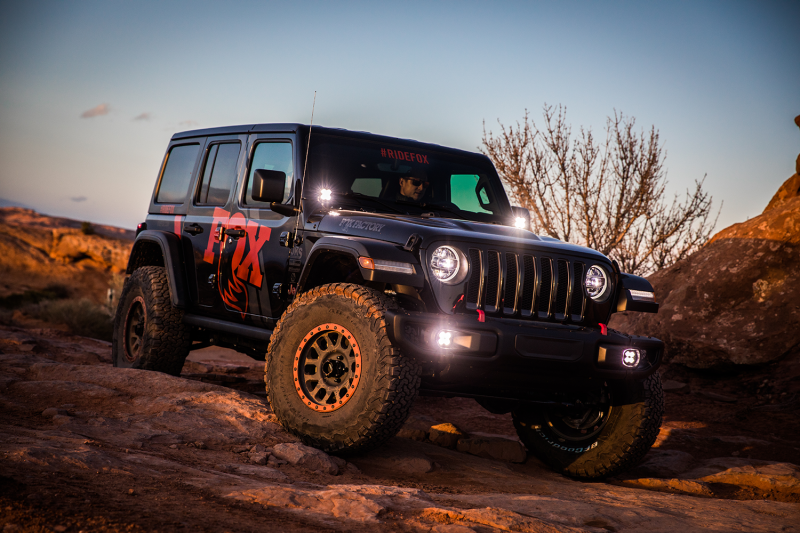 Fox 2018+ Jeep JL 2.0 Performance Series 8.2in. TS Stabilizer Bottom Axle Mount 5/8in Shaft Fox 2018+ Jeep JL 2.0 Performance Series 8.2in. TS Stabilizer Bottom Axle Mount 5/8in Shaft