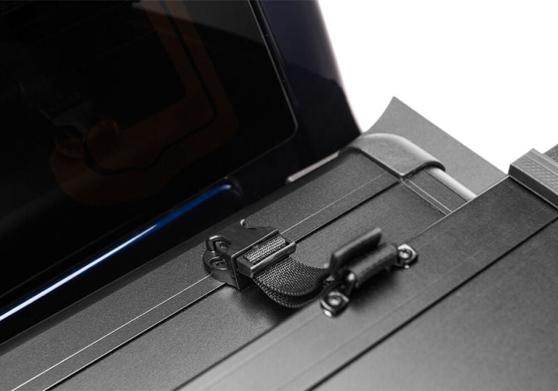 UnderCover 04-21 Ford F-150 5.5ft Triad Bed Cover UnderCover 04-21 Ford F-150 5.5ft Triad Bed Cover