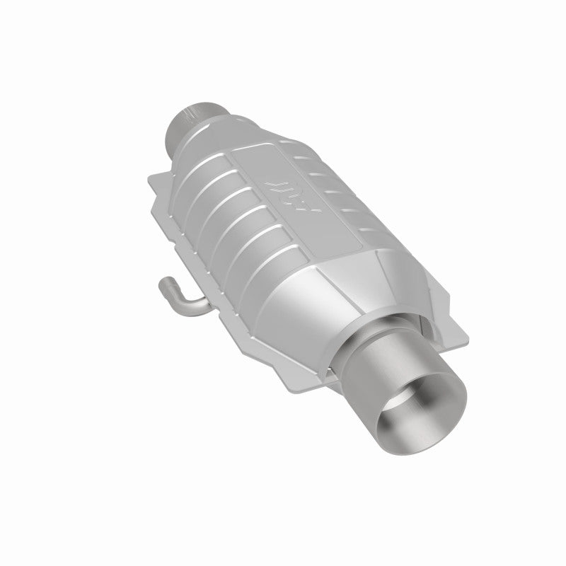 MagnaFlow Conv Univ 2.5in ID Inlet/Outlet Center/Center Oval Rear MagnaFlow Conv Univ 2.5in ID Inlet/Outlet Center/Center Oval Rear