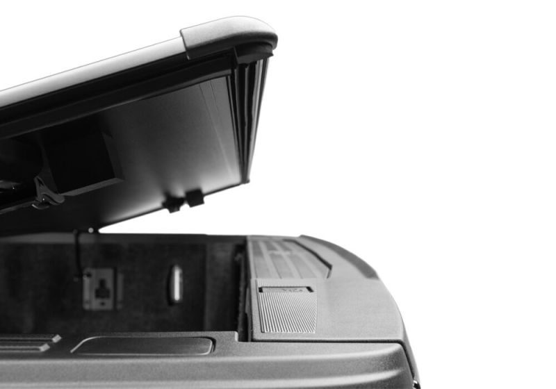 UnderCover 04-21 Ford F-150 5.5ft Triad Bed Cover UnderCover 04-21 Ford F-150 5.5ft Triad Bed Cover