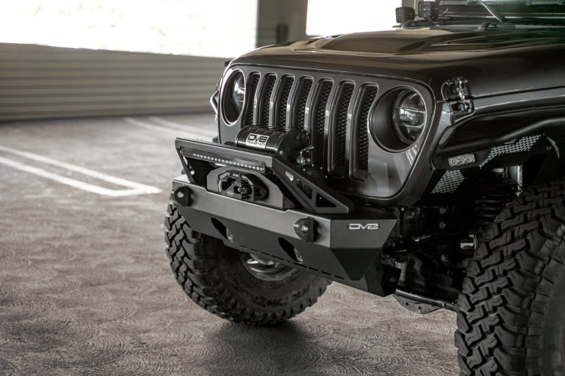 DV8 Offroad 07-23 Jeep Wrangler/Gladiator JT/JK/JL FS-25 Stubby Front Bumper w/Plated Bull Bar DV8 Offroad 07-23 Jeep Wrangler/Gladiator JT/JK/JL FS-25 Stubby Front Bumper w/Plated Bull Bar