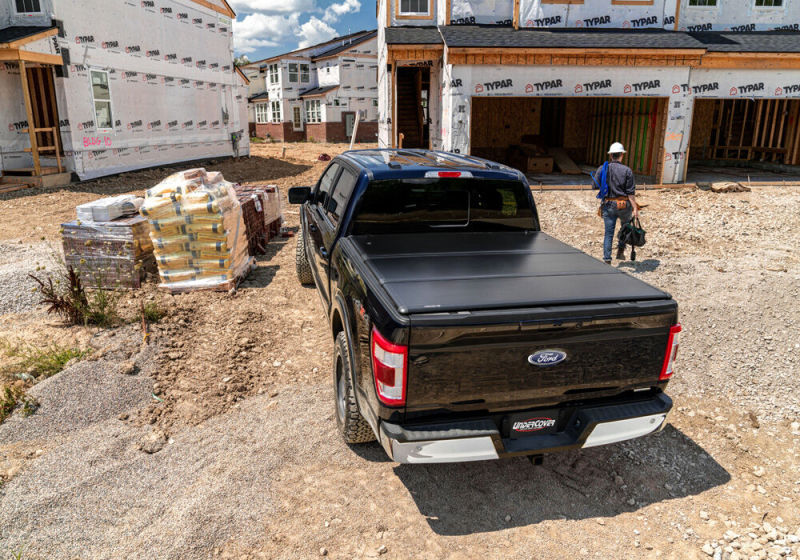 UnderCover 04-21 Ford F-150 5.5ft Triad Bed Cover UnderCover 04-21 Ford F-150 5.5ft Triad Bed Cover