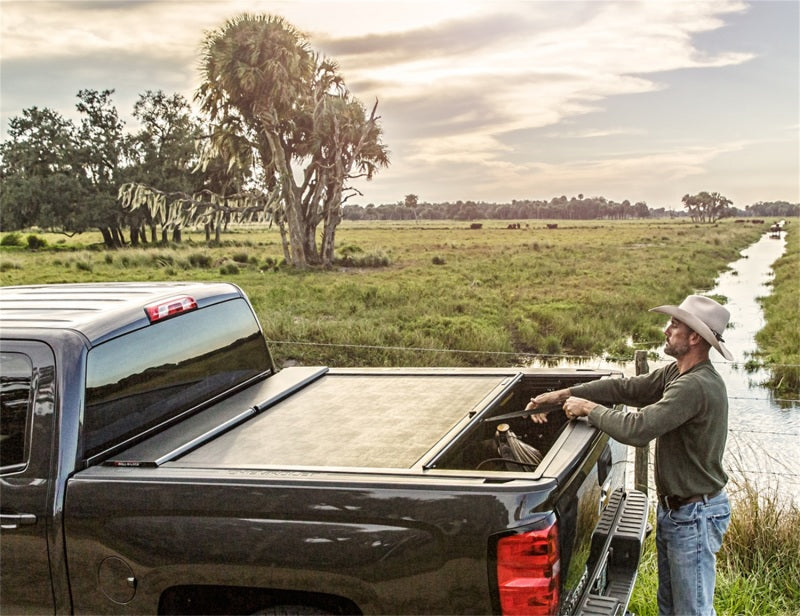 Roll-N-Lock 2020 Chevy Silverado / GMC Sierra 2500-3500 80-1/2in M-Series Retractable Tonneau Cover Roll-N-Lock 2020 Chevy Silverado / GMC Sierra 2500-3500 80-1/2in M-Series Retractable Tonneau Cover