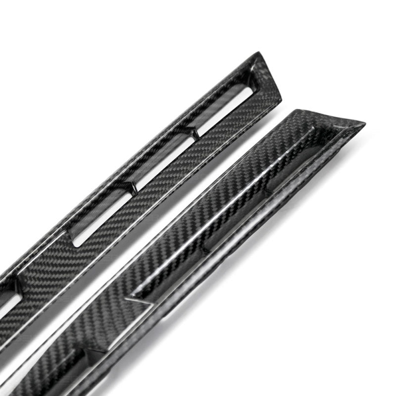 Seibon 09-10 Nissan GTR R35 Carbon Fiber Fender Ducts (Pair) Seibon 09-10 Nissan GTR R35 Carbon Fiber Fender Ducts (Pair)