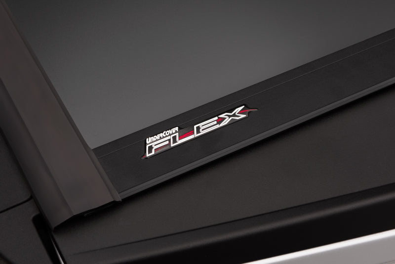 UnderCover 15-20 Ford F-150 5.5ft Ultra Flex Bed Cover - Matte Black Finish UnderCover 15-20 Ford F-150 5.5ft Ultra Flex Bed Cover - Matte Black Finish