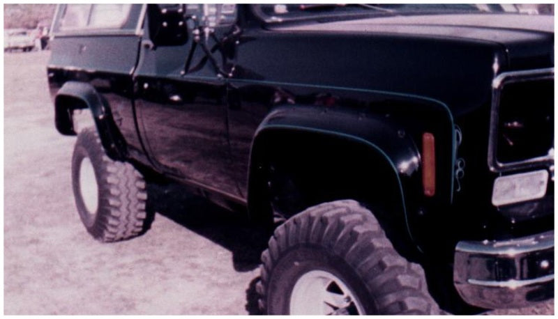 Bushwacker 75-80 Chevy K10 Suburban Cutout Style Flares 2pc - Black Bushwacker 75-80 Chevy K10 Suburban Cutout Style Flares 2pc - Black