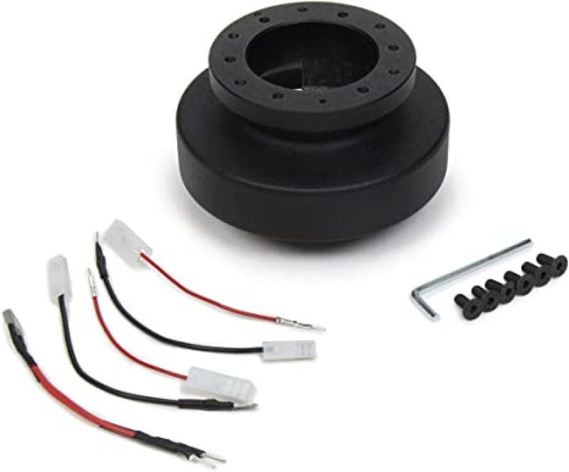 OMP 98-06 BMW E46 3 Series/ BMW E46 5 Series Steering Wheel Hub Adapter OMP 98-06 BMW E46 3 Series/ BMW E46 5 Series Steering Wheel Hub Adapter
