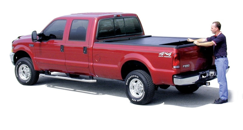 Roll-N-Lock 99-07 Ford F-250/F-350 Super Duty SB 80-3/4in M-Series Retractable Tonneau Cover Roll-N-Lock 99-07 Ford F-250/F-350 Super Duty SB 80-3/4in M-Series Retractable Tonneau Cover