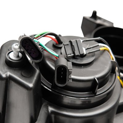 Raxiom 08-14 Dodge Challenger Halo Projctr Headlights w/Sequential Turn Signals-Blk Hsng(Clear Lens)