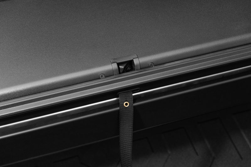 Roll-N-Lock 2019 Chevrolet Silverado 1500 SB 77-3/4in A-Series Retractable Tonneau Cover Roll-N-Lock 2019 Chevrolet Silverado 1500 SB 77-3/4in A-Series Retractable Tonneau Cover