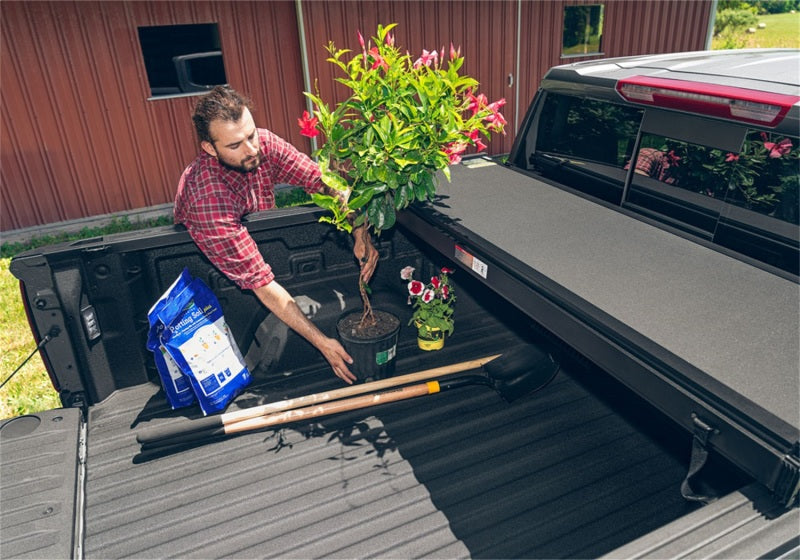 Extang 14-18 Chevy/GMC Silverado/Sierra 1500 (5ft. 10in. Bed) Solid Fold ALX Extang 14-18 Chevy/GMC Silverado/Sierra 1500 (5ft. 10in. Bed) Solid Fold ALX