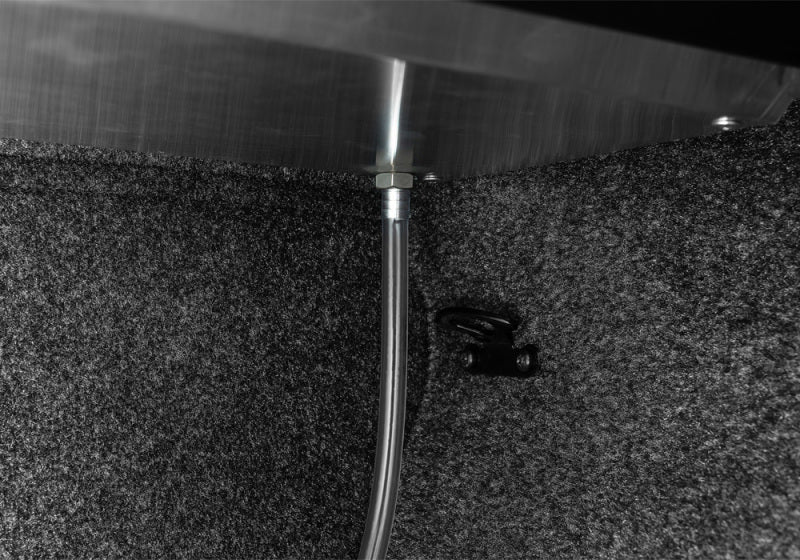 Roll-N-Lock 15-17 Ford F-150 77-3/8in E-Series Retractable Tonneau Cover Roll-N-Lock 15-17 Ford F-150 77-3/8in E-Series Retractable Tonneau Cover