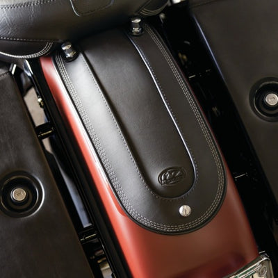 Mustang 18-21 Harley Softail Heritage, Deluxe Fender Bib Triple Stitch - Black