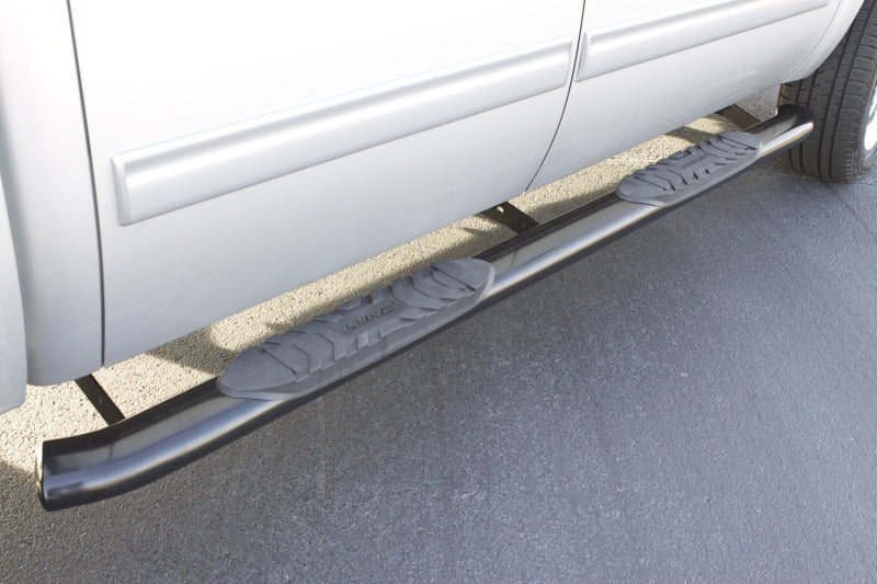 Lund 01-13 Chevy Silverado 1500 Crew Cab 5in. Oval Curved Steel Nerf Bars - Black Lund 01-13 Chevy Silverado 1500 Crew Cab 5in. Oval Curved Steel Nerf Bars - Black