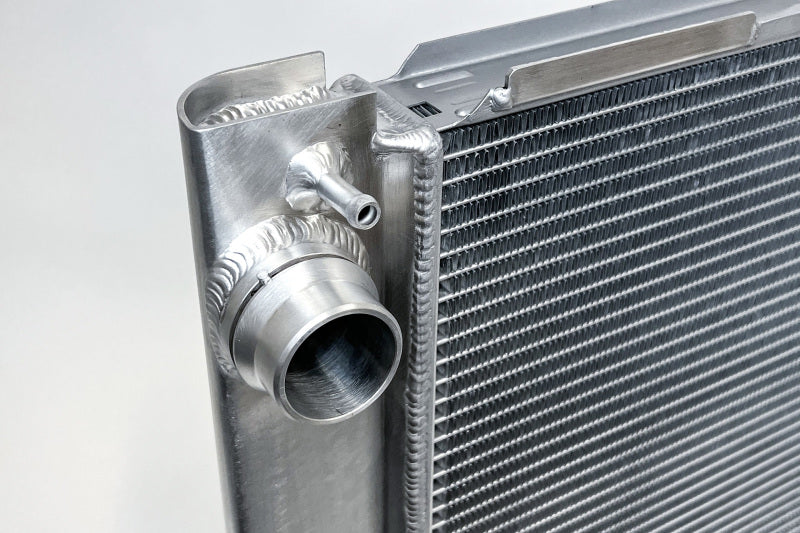 CSF 06-10 BMW E60 M5 / 06-10 BMW E63/E64 M6 Aluminum High-Performance Radiator CSF 06-10 BMW E60 M5 / 06-10 BMW E63/E64 M6 Aluminum High-Performance Radiator
