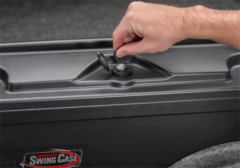UnderCover 15-20 Ford F-150 Drivers Side SwingH1128-H1157 Case - Black Smooth UnderCover 15-20 Ford F-150 Drivers Side SwingH1128-H1157 Case - Black Smooth